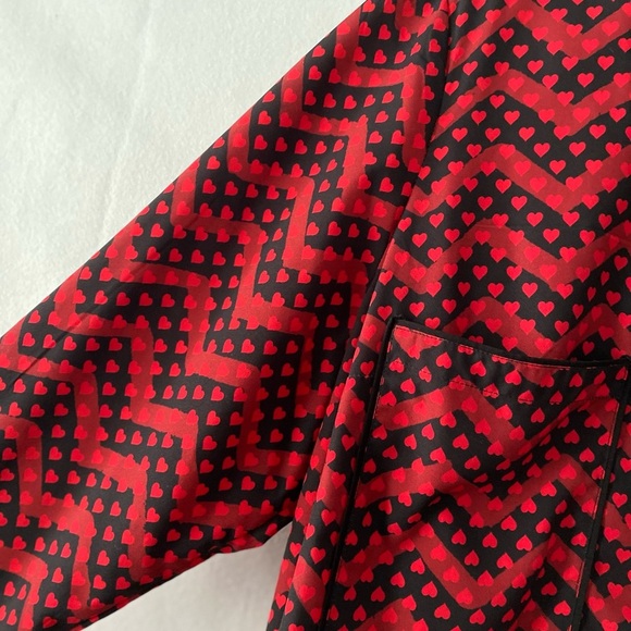 Eshakti Size 1x Chevron Red Heart Print Crepe Ruffle Black Trim Shirt - Picture 14 of 16